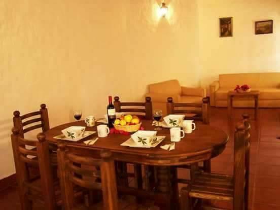 Hotel Bugamvillas 타팔파 외부 사진